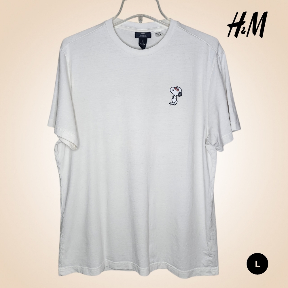 H&M WhiteTee with Snoopy Graphic - Large
